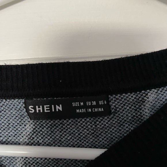 Women’s butterfly sweater - Picture 2 of 2